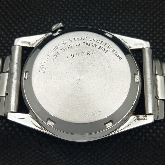 Vintage 1983 Seiko Automatic Mens Silver Watch W/daydate & Blue accents - Picture 8 of 8